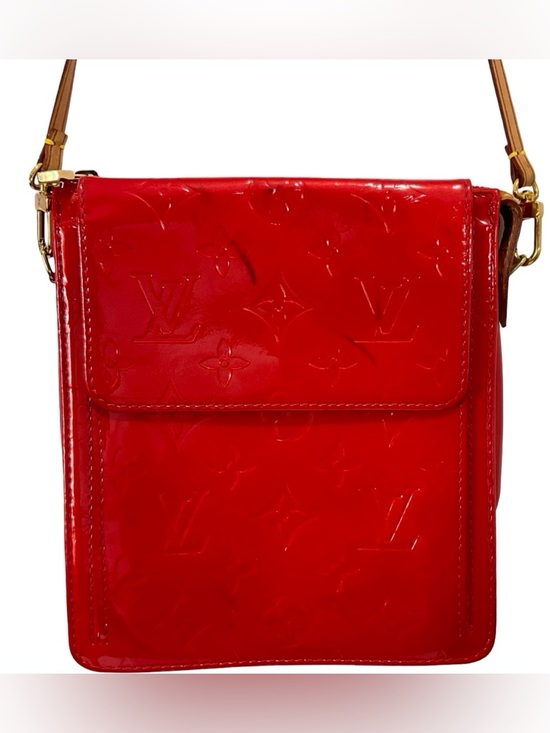 Louis Vuitton Handbags - Louis Vuitton Red Monogram Vernis Mott Pochette